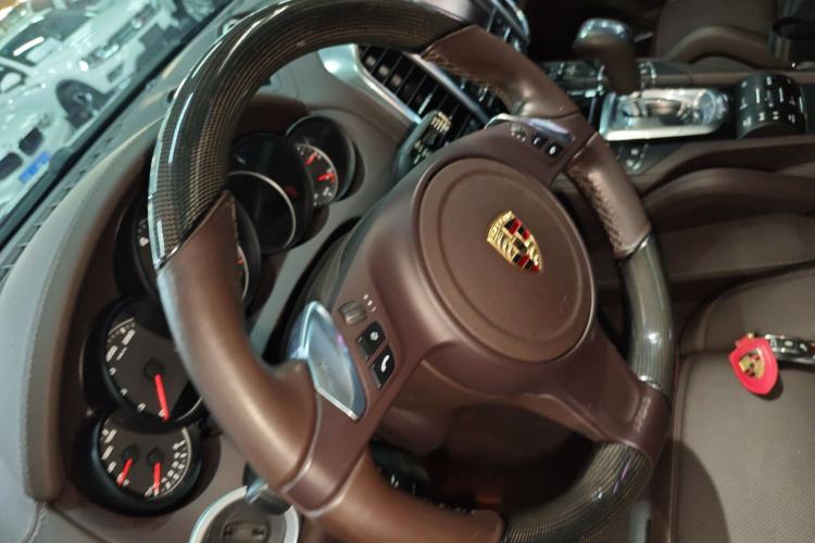 Used Porsche Cayenne 2014 Cayenne Platinum Edition 3.0T Steering Wheel