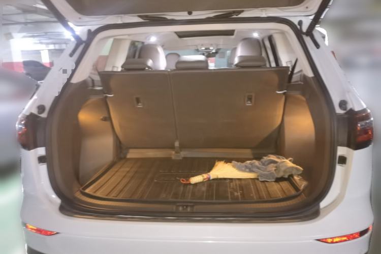 Used Volkswagen Viloran 2024 330TSI Luxury Edition Trunk