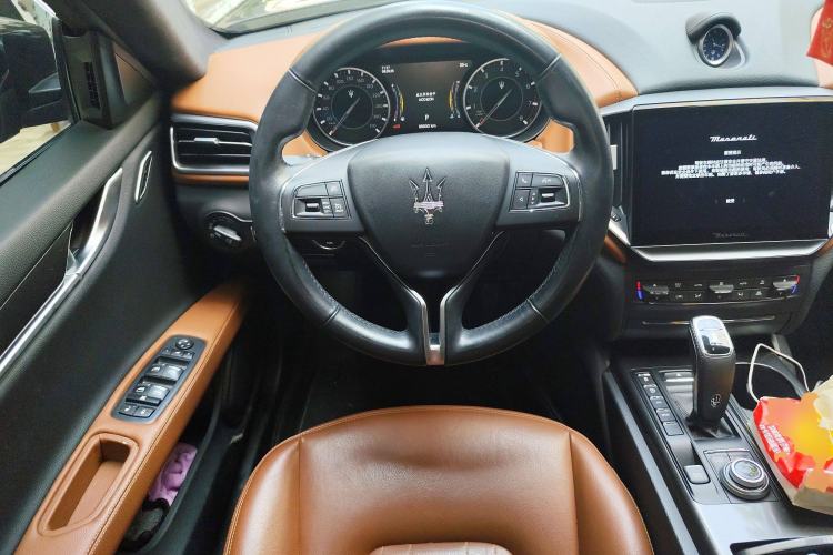 Used Maserati Ghibli 2021 2.0T Sharp Edition Steering Wheel