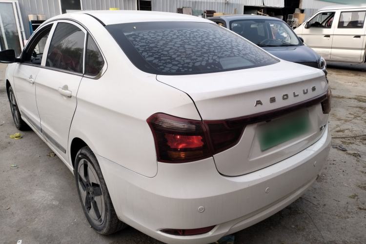 Used Dongfeng Aeolus E70 2023 500 Smart Version Lithium Iron Phosphate 48.6 kWh 110 kW