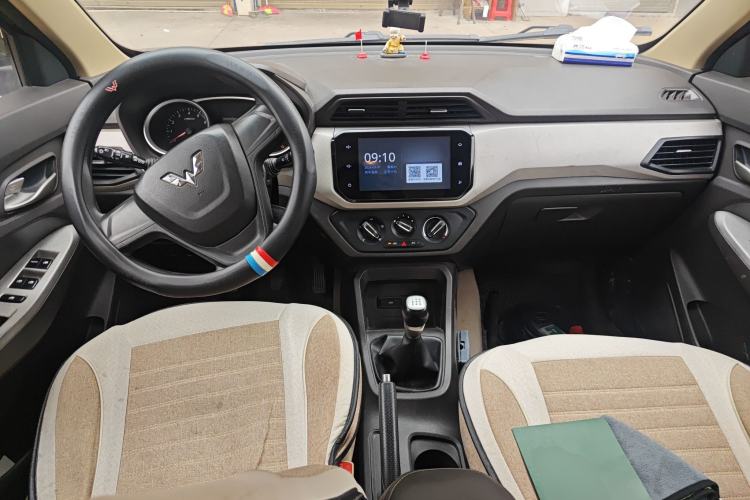 Used Wuling Hongguang 2018 1.5L S Comfort Model L2B
