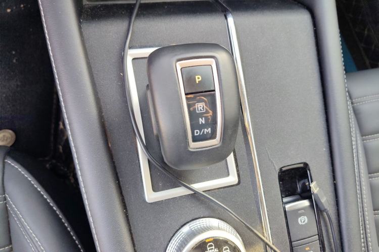 Used Mitsubishi Outlander 2023 1.5T CVT Two-Wheel Drive Luxury Edition 5 Seats Gear Lever