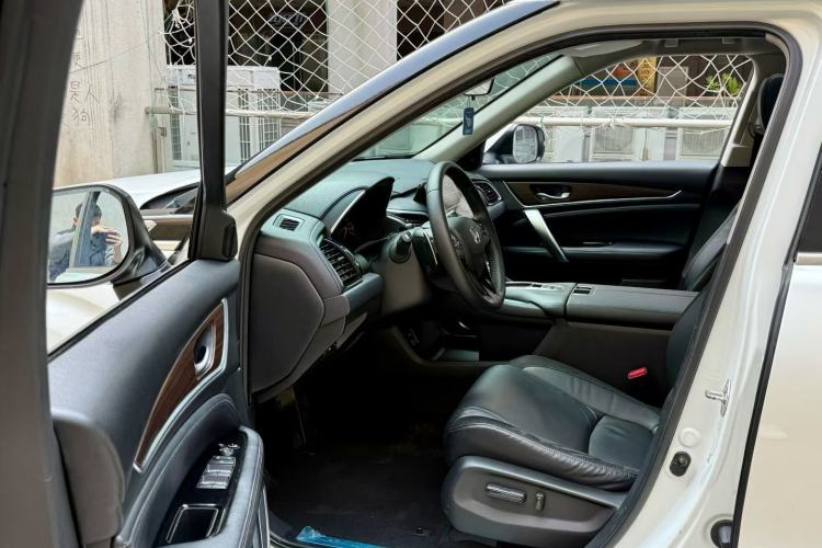 Used Honda Avancier 2017 240TURBO Two-Wheel Drive Luxury Edition Interior 1