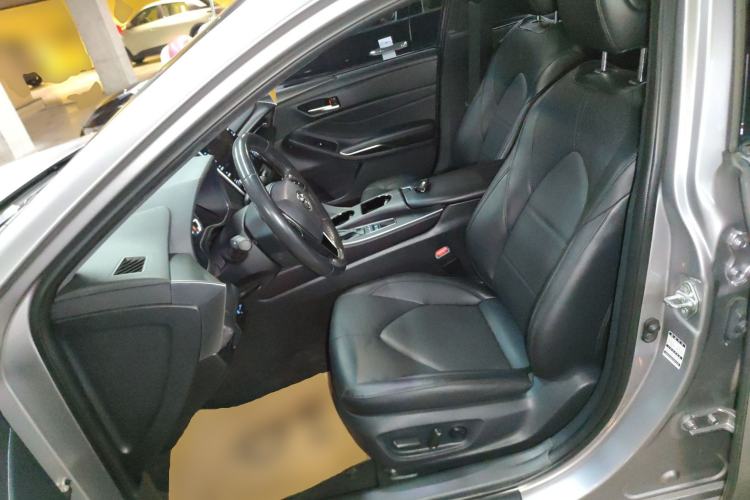 Used Toyota Avalon 2019 Dual-Engine 2.5L Luxury Edition China VI Standard