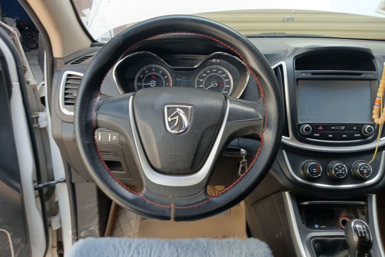 Used Baojun 560 2015 1.8L manual Comfort trim level

