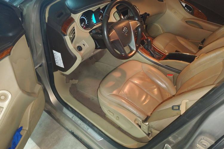 Used Buick LaCrosse 2012 2.4L SIDI Elegant Edition