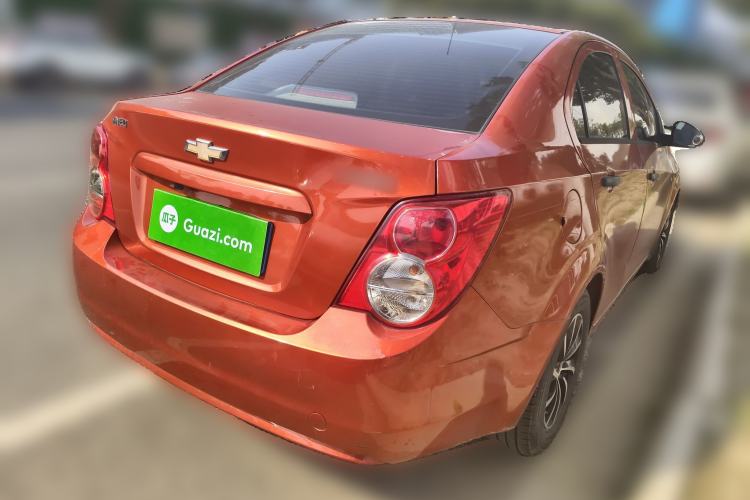 Used Chevrolet Aveo Sonic 2011 Sedan 1.4L MT SL