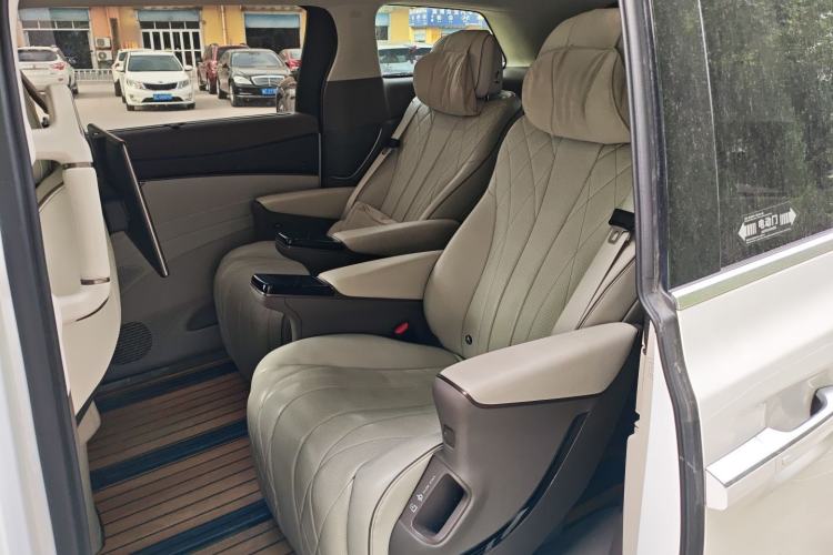 Used Denza D9 2022 DM-i 970 Four-Wheel Drive Flagship Model
