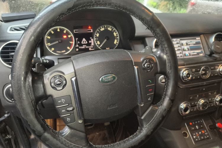 Used Land Rover Discovery 2015 3.0 SC V6 HSE Steering Wheel