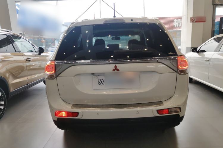 Used Mitsubishi Outlander (Import) 2014 2.4L 4x4 Deluxe Value Edition 7 Seats
