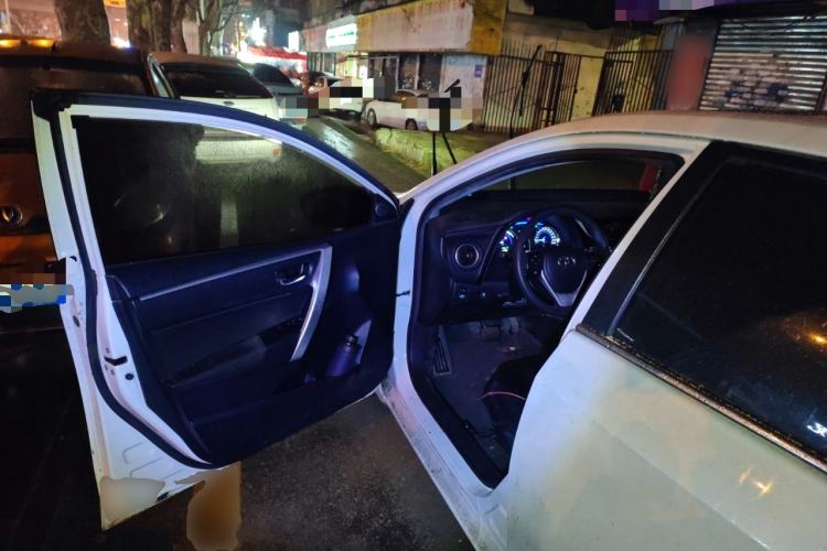 Used Toyota Corolla 2017 Revised Dual-Engine 1.8L E-CVT Leading Edition Interior 3