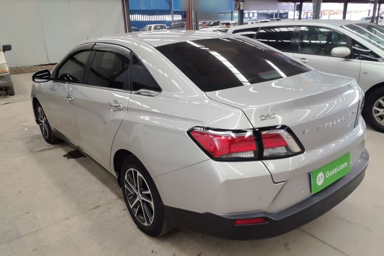 Used Venucia D60 2019 1.6L XL CVT Smart Connect Elite Edition
