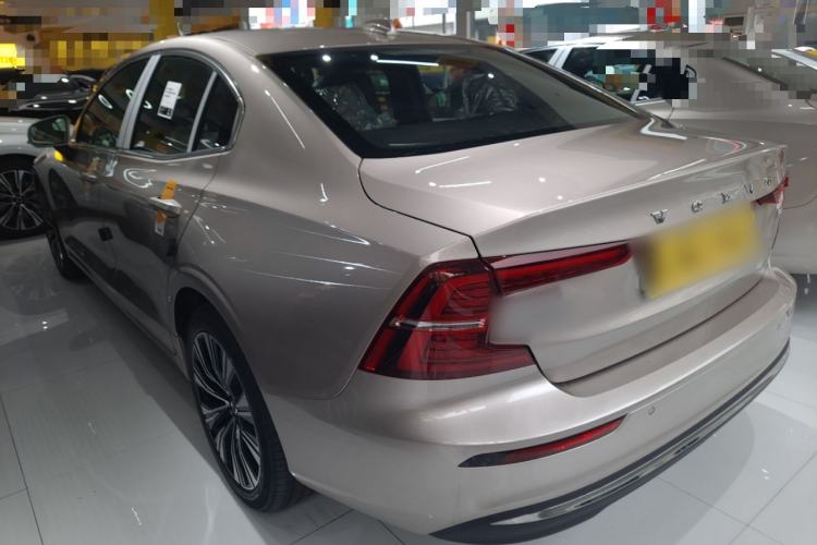 Used Volvo S60 2026 Model B4 Zhiyuan Luxury Edition
