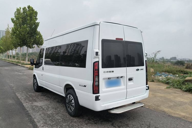 Used JMC Fushun 2025 2.0T 8AT Diesel Mid-Range Mid-Top Commercial Multi-Purpose 7-Seater Passenger Vehicle
