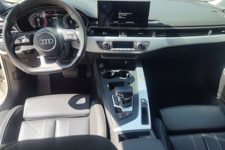 Used Audi A4L 2022 40 TFSI Luxury Dynamic Model
