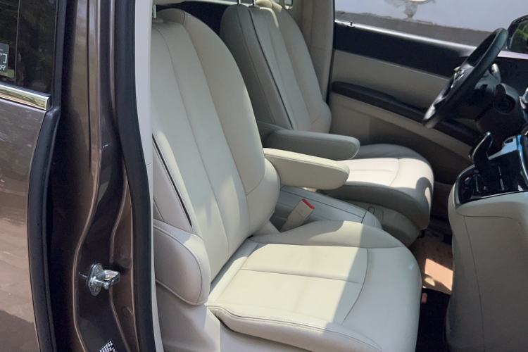 Used Buick GL8 2021 Land Cruiser Executive Class 652T Luxury Model Right Front Seat