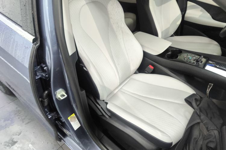 Used BYD Seal 05 DM-i 2025 DM-i Intelligent Drive 120KM Flagship Model Right Front Seat