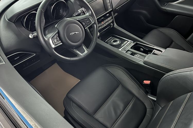 Used Jaguar F-PACE 2018 2.0T Four-Wheel Drive Urban Luxury Edition
