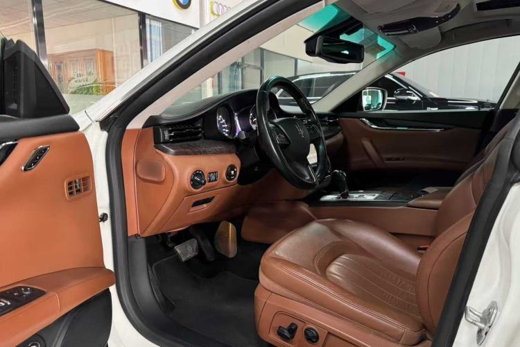 Used Maserati President 2015 3.0T Standard Model Interior 6