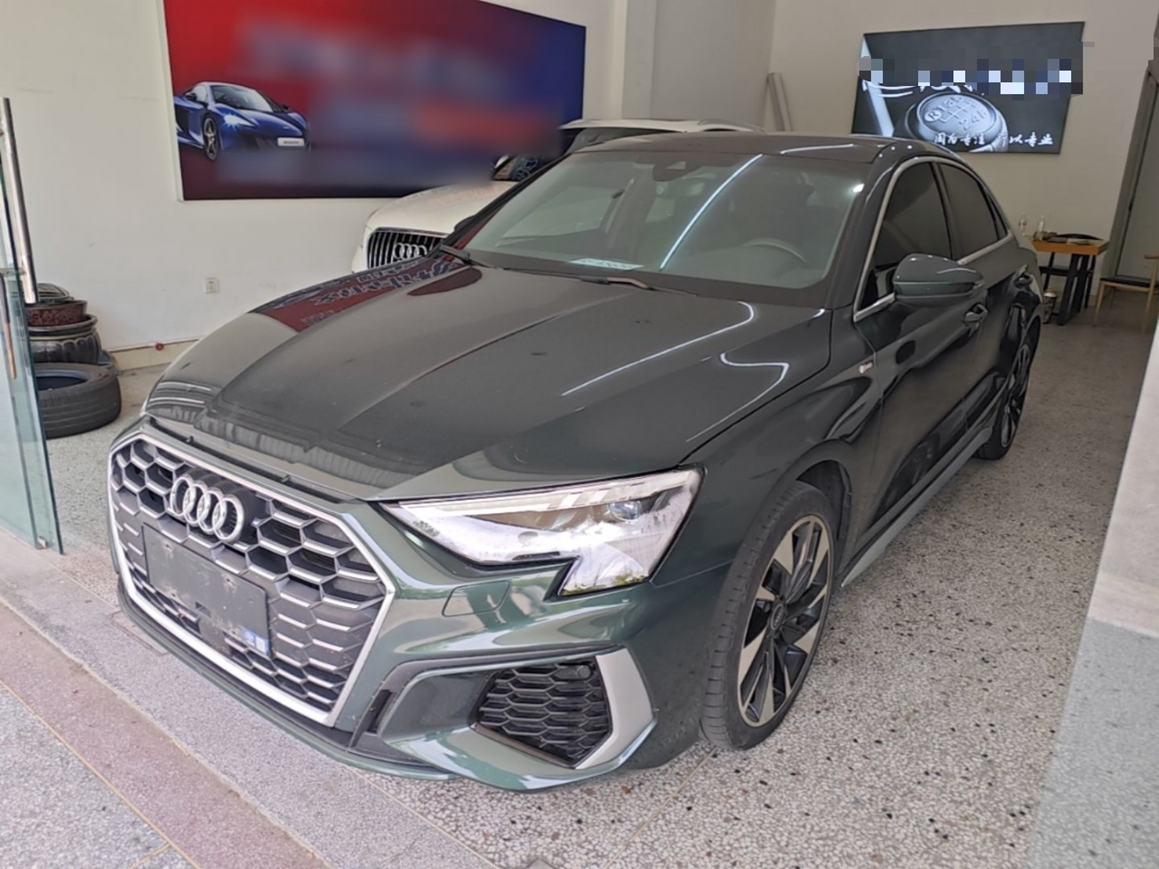 Под передней частью автомобиля