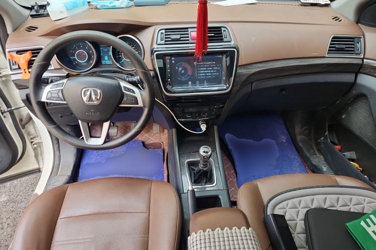 Used BAIC Weiwang S50 2016 1.5T Manual Lede Flagship Edition Center Console