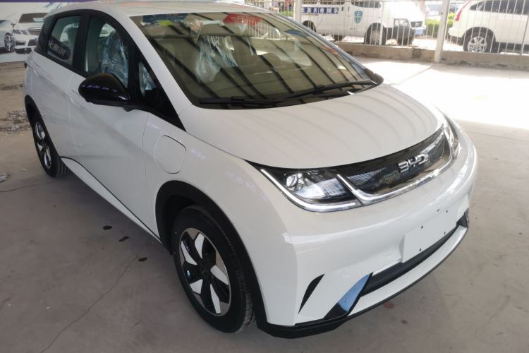 Used BYD Dolphin 2025 420km Free Edition Front Right 45 Deg