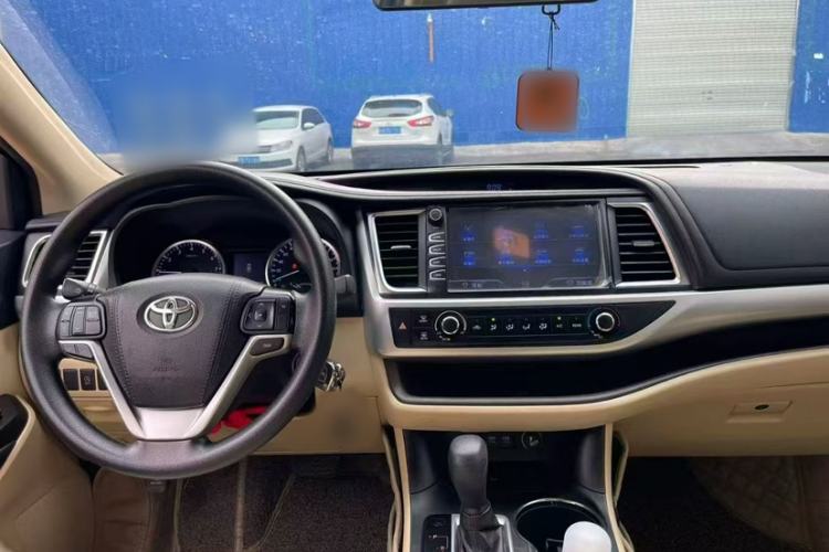 Used Toyota Highlander 2018 2.0T Two-Wheel Drive Elite Version 5 Seats China VI Standard
