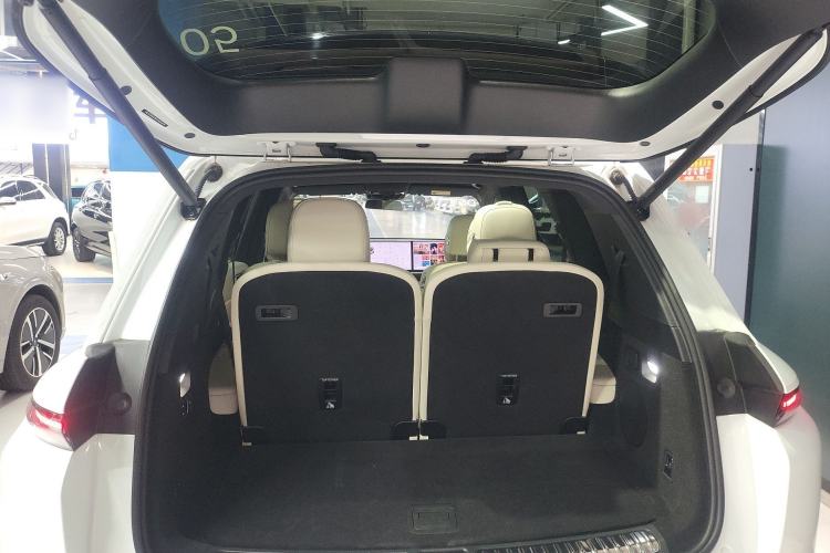 Used Li Auto L8 2025 Ultra Smart Refreshed Edition
