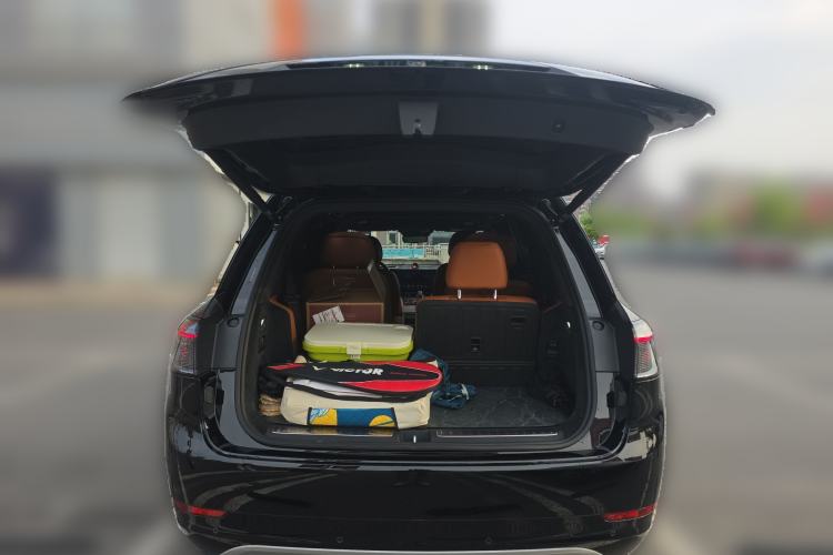 Used Hima AITO M9 2025 Extended-Range Max Version 52 kWh 6-Seater Edition Trunk