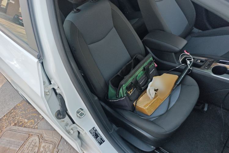 Used Chevrolet Cruze 2017 1.5L Automatic Pioneer Sunroof Edition Right Front Seat