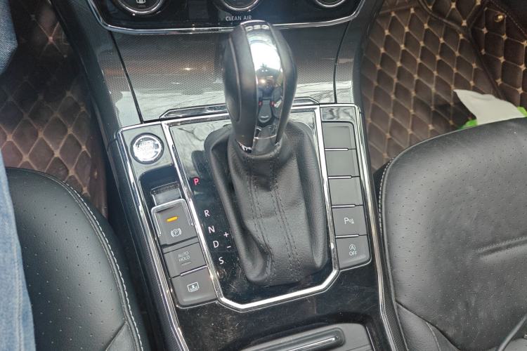 Used Volkswagen Passat 2016 330TSI DSG Prestige Edition Gear Lever