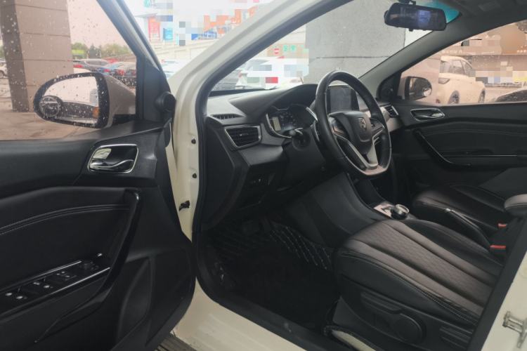 Used Baojun 310W 2018 1.5L Automatic Luxury Version China V