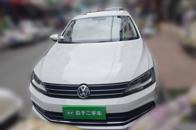 Used Volkswagen Sagitar 2015 1.6L Automatic Comfort Model
