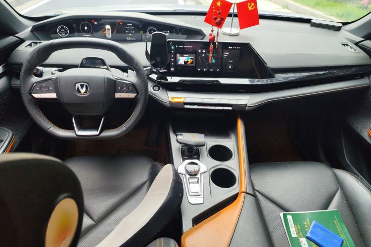 Used CHANGAN UNI-V 2022 1.5T Prestige Version Center Console