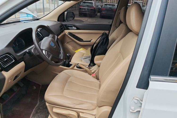Used Baojun 730 2014 1.5L manual Comfort version 7 seats