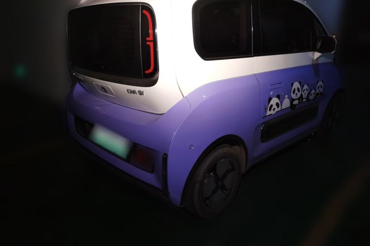 Used Baojun KiWi EV 2023 Edition Strawberry Bear Limited Edition Lithium Iron Phosphate
