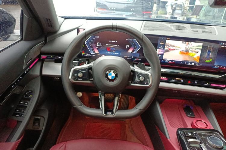 Used BMW 5 Series 2024 525Li M Sport Package Steering Wheel