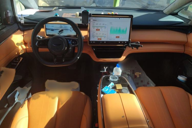 Used Geely Galaxy LEVC L380 2024 140-Degree 8-Seater Four-Wheel Drive Max
