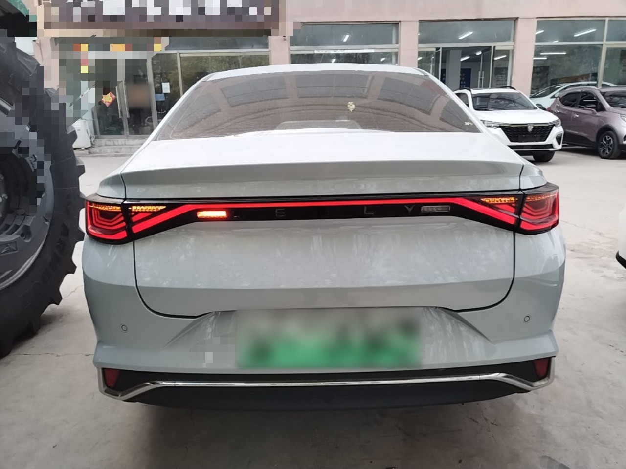 Geely Auto Emgrand L HiP 2024 Longteng Edition 1.5TD-DHT Pro 100KM Superior Model — снимка 3