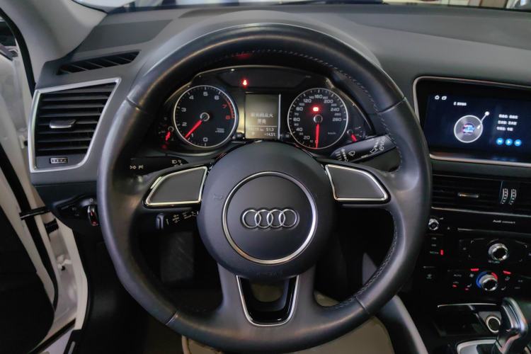 Used Audi Q5 2017 Plus 40 TFSI Ambition Model