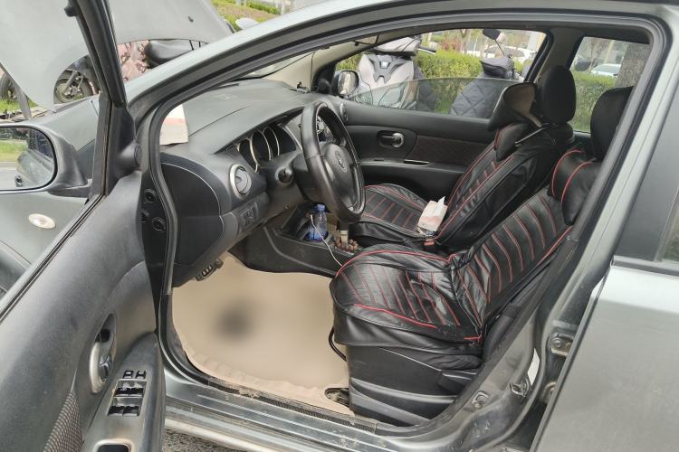 Used Nissan Livina 2010 Jingrui Edition 1.6L Automatic Smart Model Driver Seat