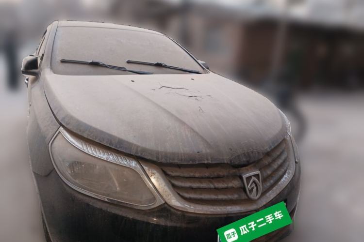 Used Baojun 630 2013 1.5L manual standard version
