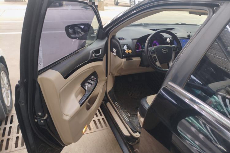 Used BYD Surui 2012 1.5L Manual Luxury Version Driver Seat