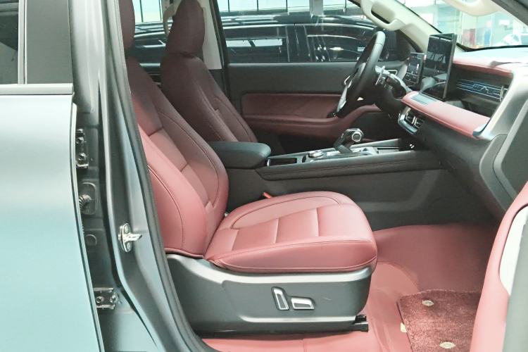 Used Great Wall Poer 2026 Model 2.4T Off-Road Pickup Automatic Diesel Four-Wheel-Drive High-End Version Right Front Seat