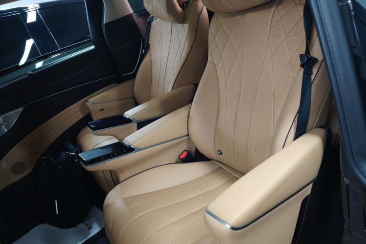 Used Denza D9 2024 DM-i 980 Four-Wheel Drive Prestige Model
