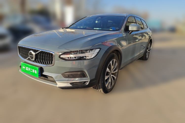 Used Volvo V90 2023 Cross Country B5 AWD Smart Range Edition