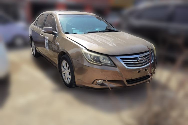 Used BYD G6 2011 1.5T Manual Luxury Edition Front Right 45 Deg