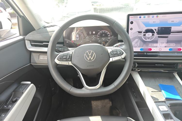 Used Volkswagen Sagitar 2026 Model L 300TSI DSG Luxury Version Steering Wheel