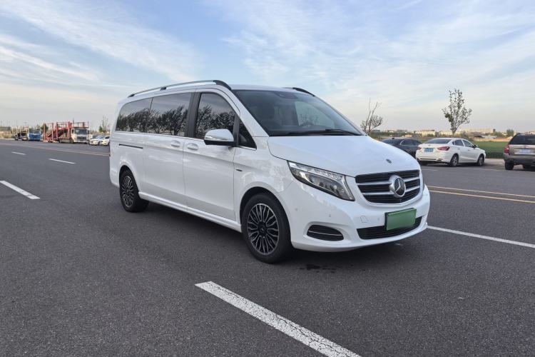 Used Mercedes-Benz V-Class 2017 V 260 L Prestige Extended Edition Exterior 2