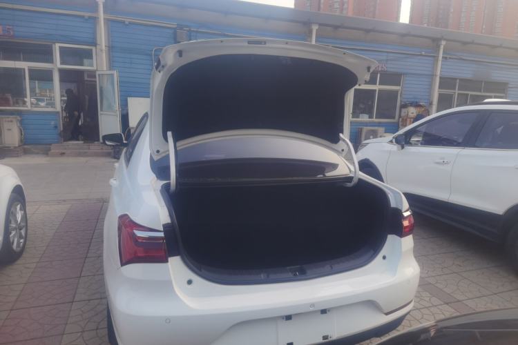 Used BYD Qin New Energy 2019 High-Range Deluxe Model Trunk